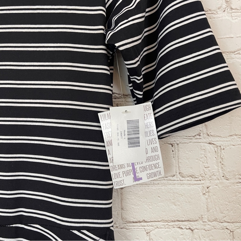 NWT LuLaRoe Black & White Stripe Nicole 2.0 Dress size large with pockets - Picture 3 of 8